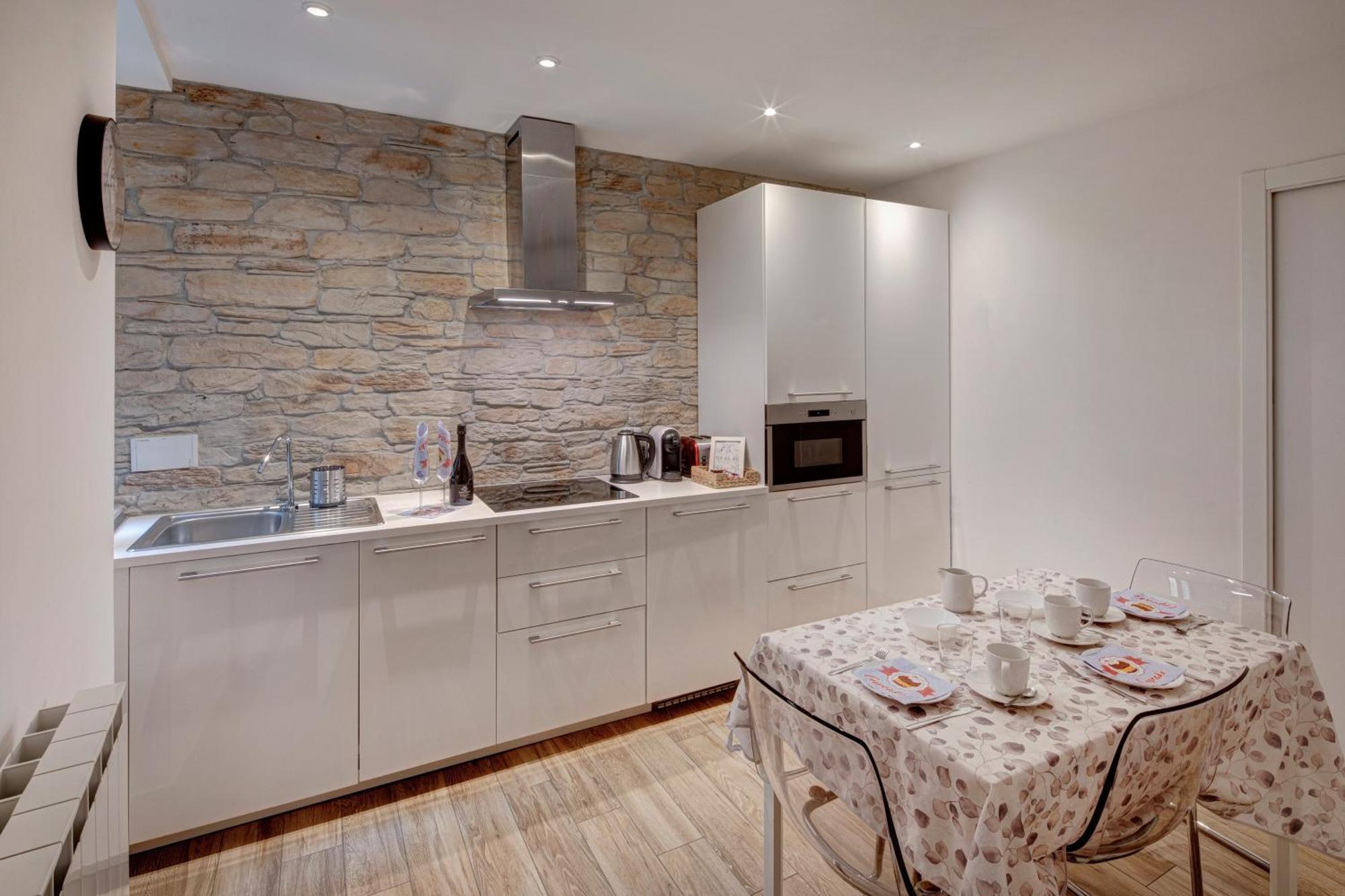 La Maison De Trieste Suite Garage Екстер'єр фото